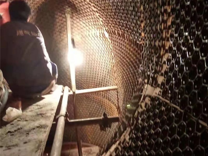 高強耐磨料施工現場